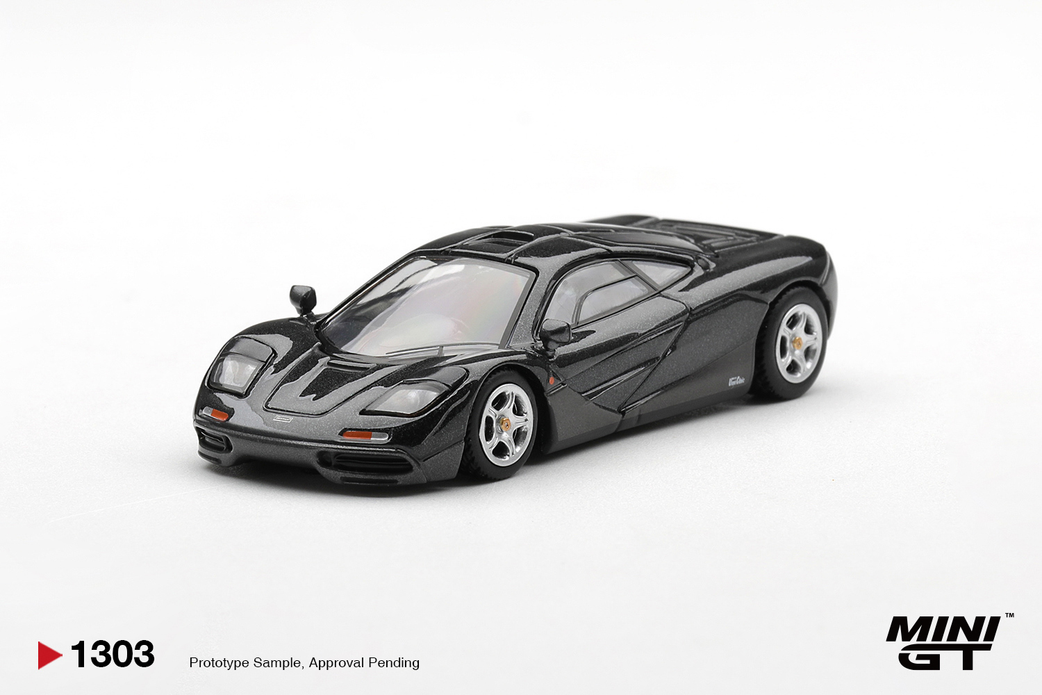 Die Cast Car 1 64 - MINIGT 1/64 McLaren F1 Niebiesko-Czarny Metaliczny